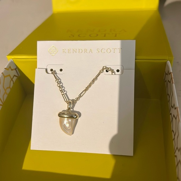 KENDRA SCOTT never worn necklace - Picture 1 of 2